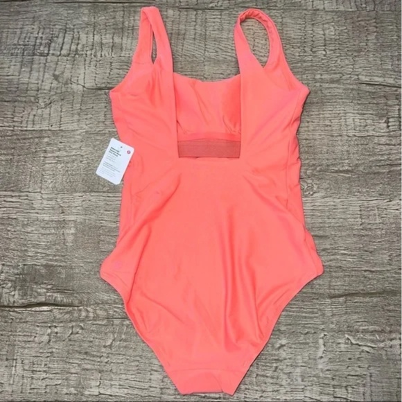 Lululemon Waterside Square-Neck One-Piece Swimsuit Raspberry Cream Size 6 - Picture 4 of 4